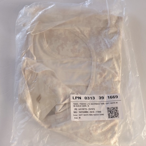 (A4)Fabletics Phoenix Lite Racerback Tank Color: Soft White Mini Nueue Camo, NWT - Picture 5 of 8